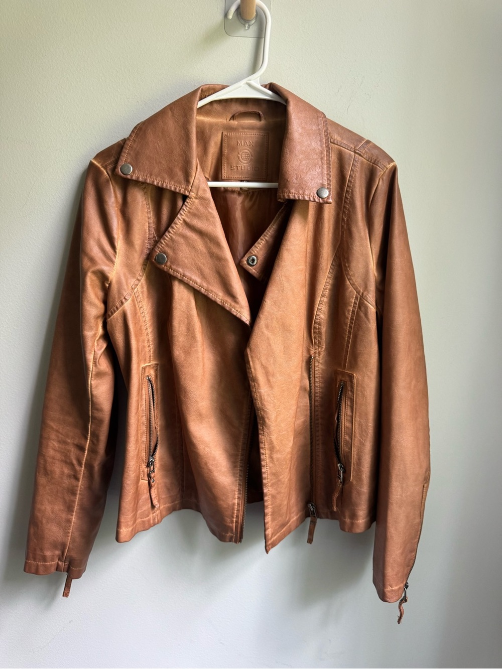 Max Studio Brown Leather Moto Jacket Soft Secure winter fall